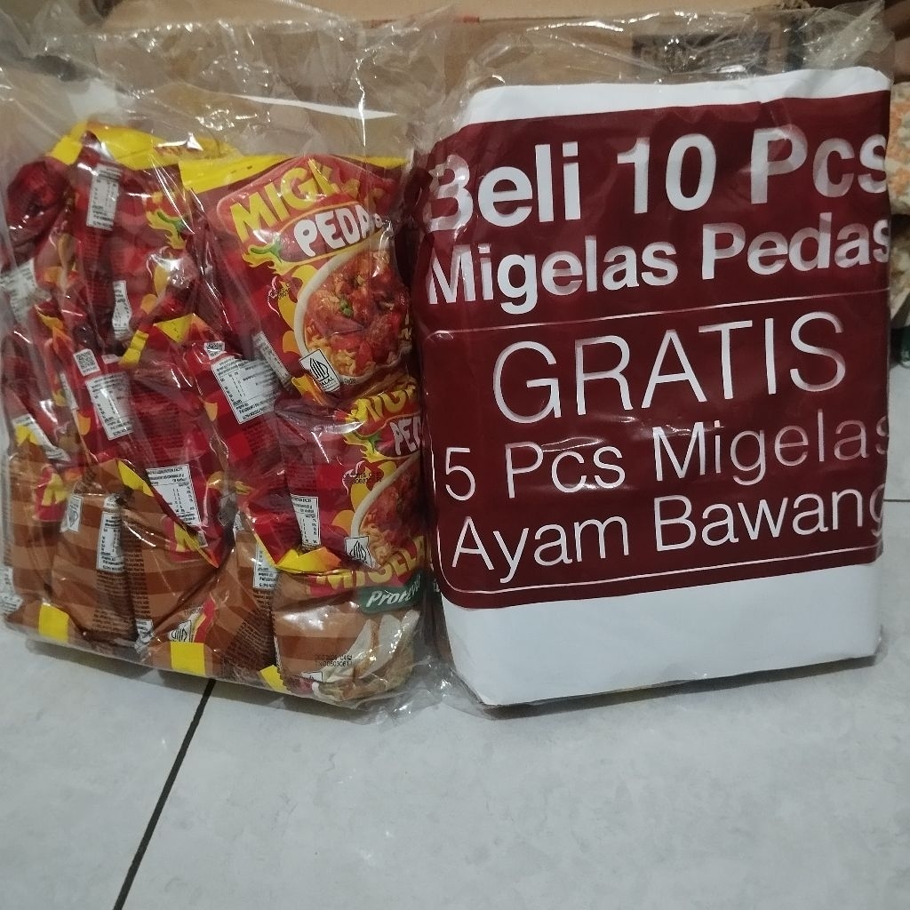 PAKET MIE GELAS AYAM PEDAS MERCON DAN AYAM BAWANG