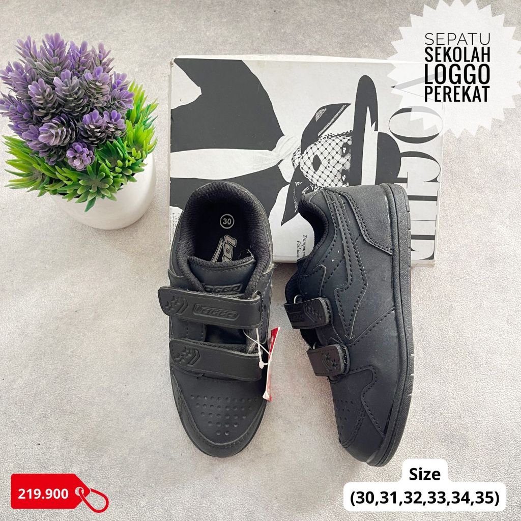 SEPATU ANAK LOGGO HITAM PEREKAT