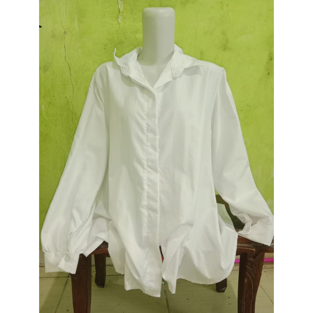 BLOUSE PUTIH JUMBO / ATASAN WANITA PUTIH PRELOVED PL