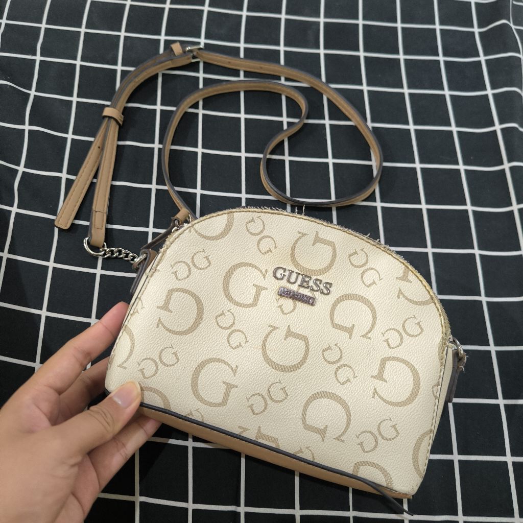 PL Preloved Tas Guess SlingBag Original