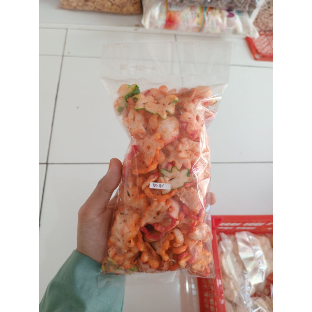 kerupuk seblak bintang pedas oren seblak mix cemilan kering snack kiloan bal