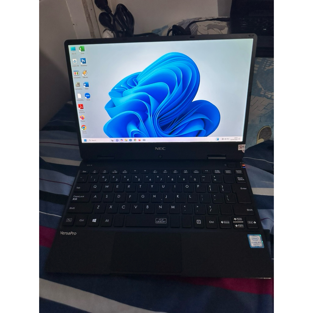 Laptop NEC Versa Pro VH Intel Core M3 Ram 4GB 12,5 Inch Second Bekas