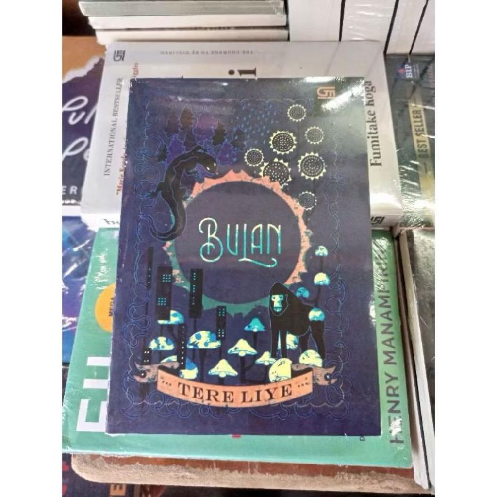 BUKU BULAN TERE LIYE