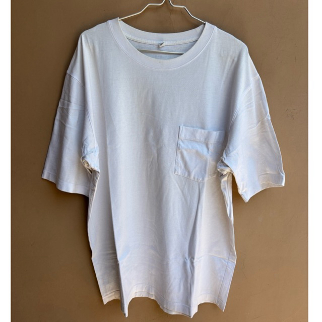 Kaos Uniqlo Oversized - XL