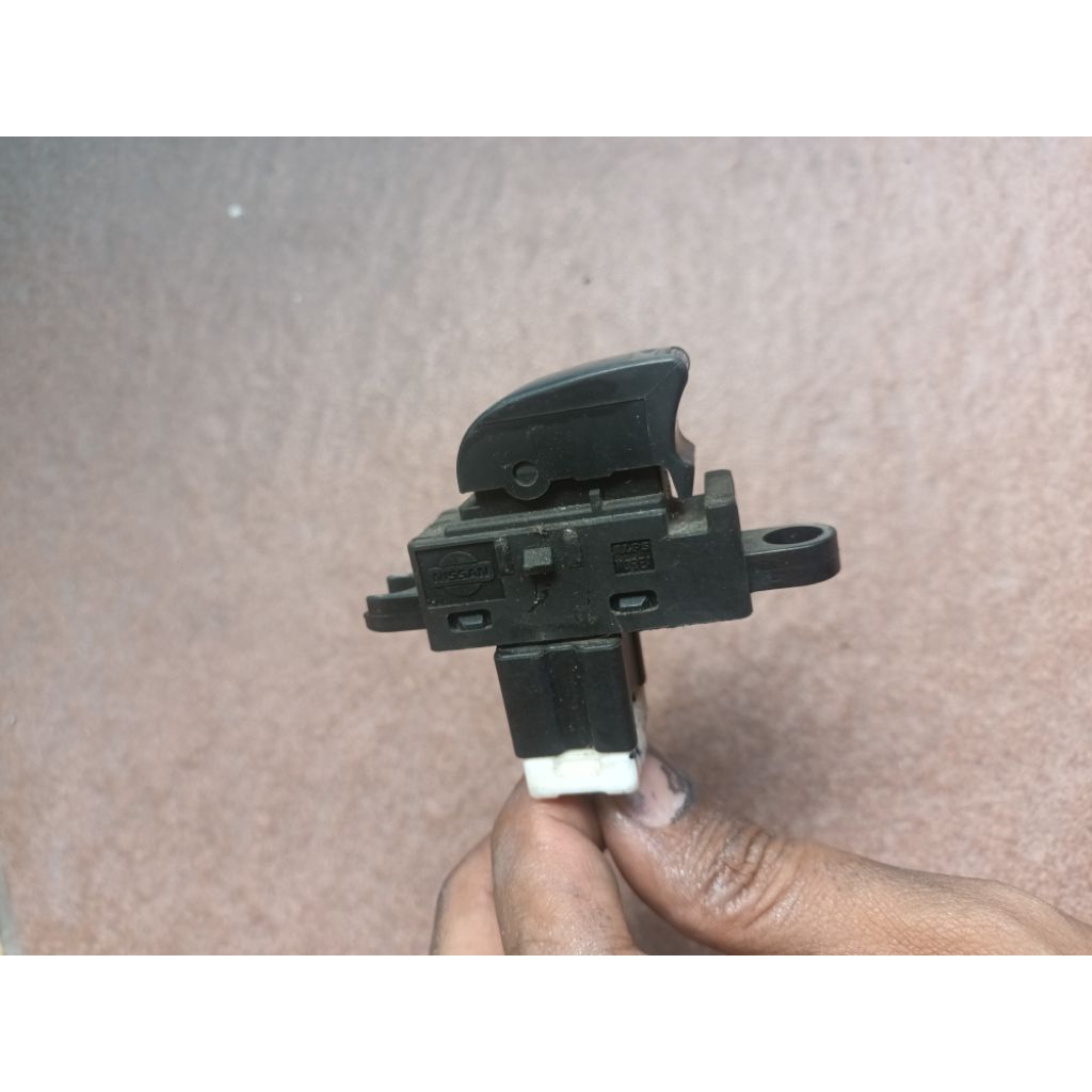 Switch saklar power window Nissan Serena