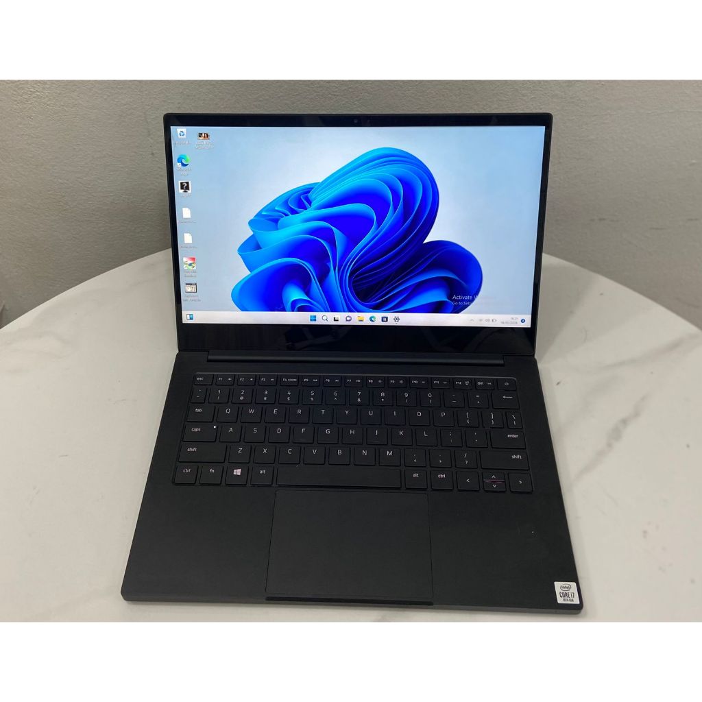 Laptop Razer blade TOUCH 4K 13in core i7 gen 10 ram 16gb 512gb vga 4gb (N)