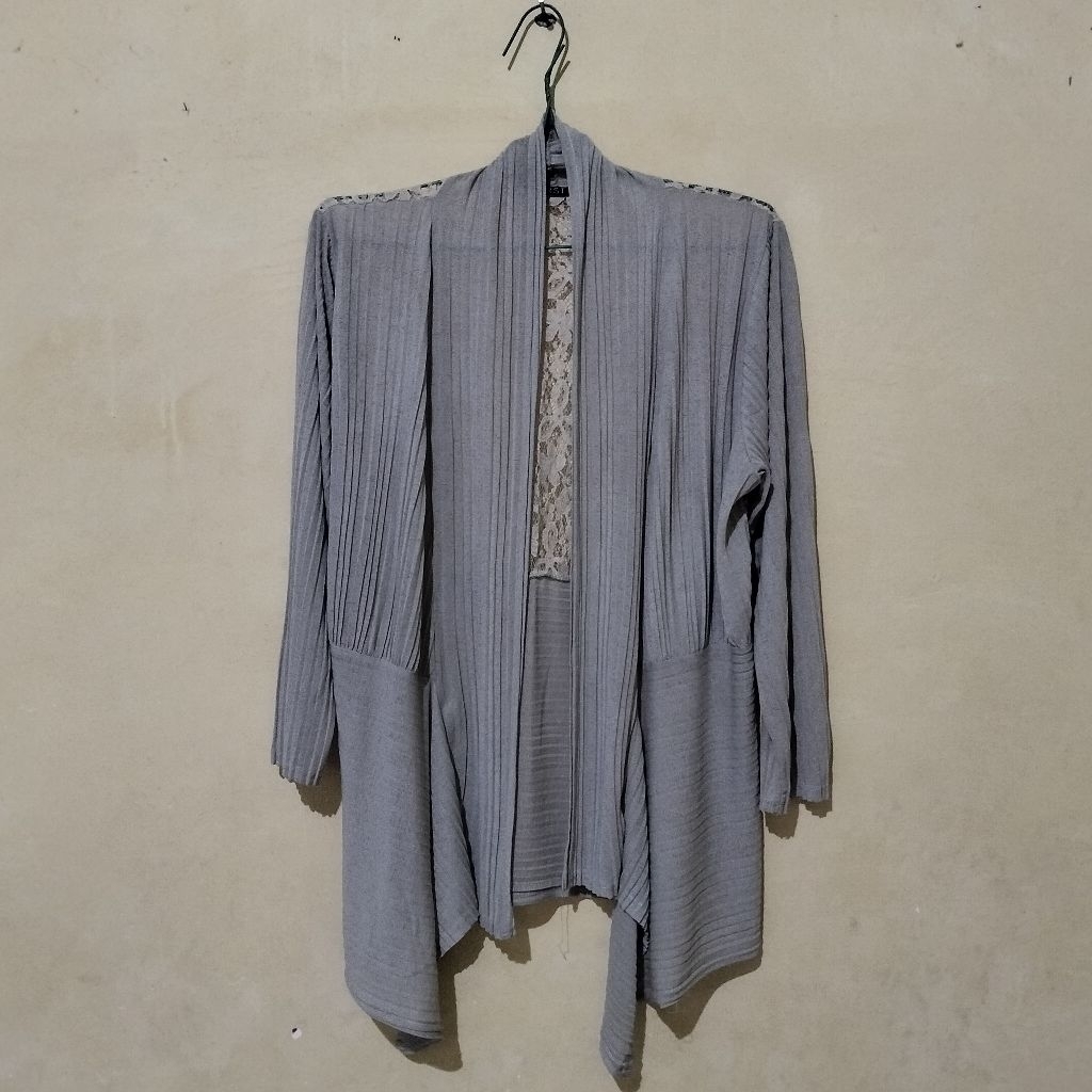 ZM43 Cardigan Preloved