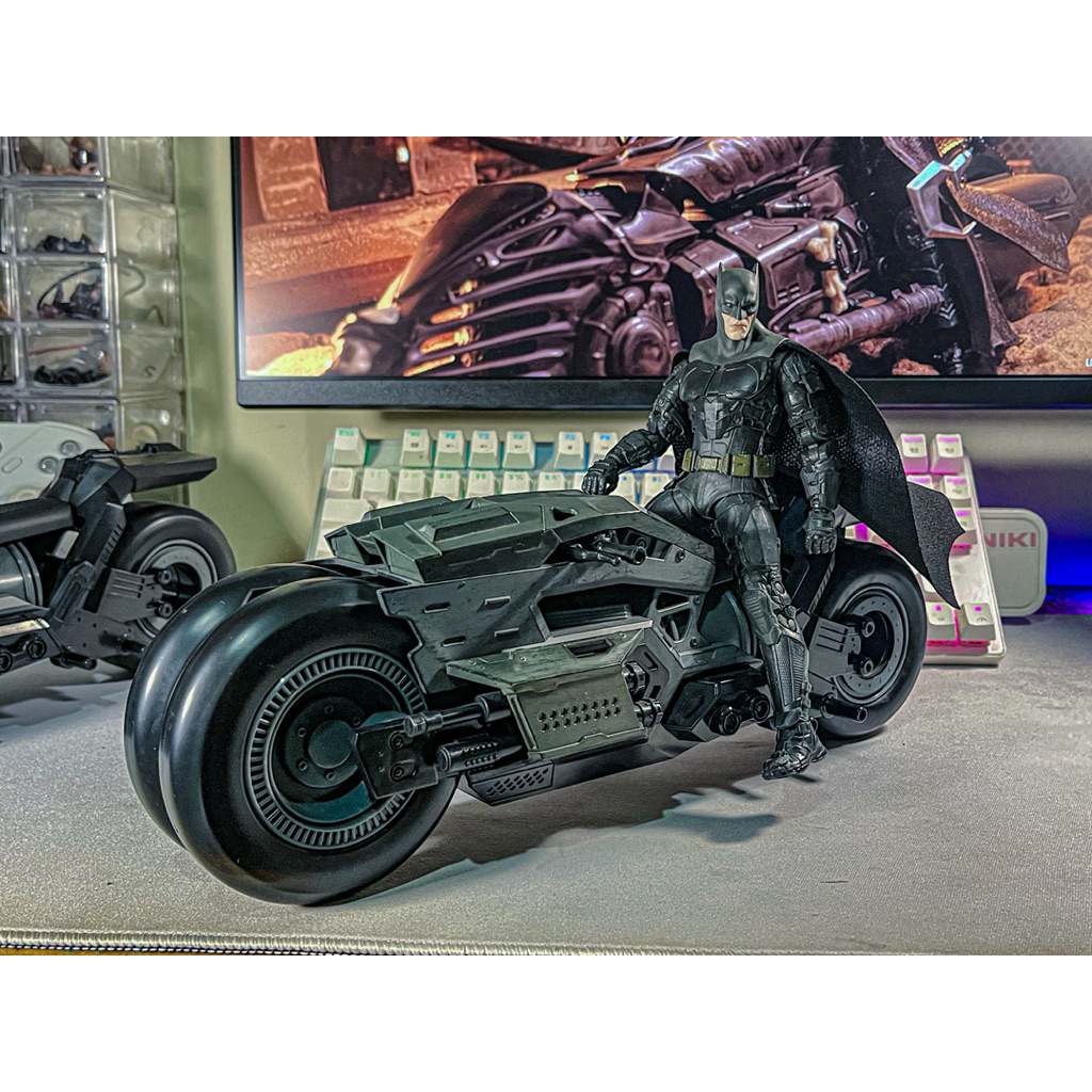 McFarlane Batcycle The Flash Movie - Loose
