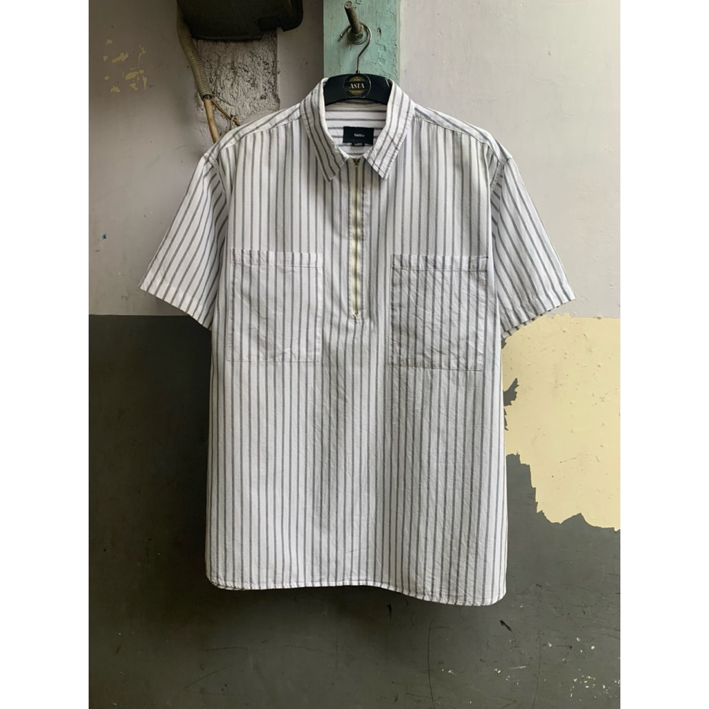 kemeja lengan pendek pria vastic stripe preloved