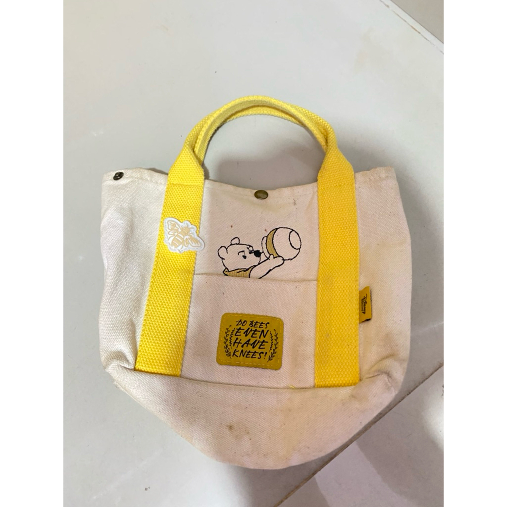 PL Tas Tenteng Kecil Winnie The Pooh DISNEY by MINISO Size 23x17x10cm  iz