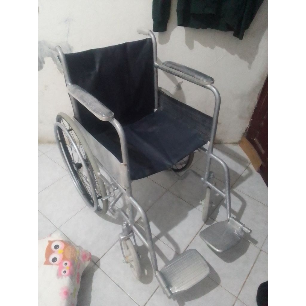 kursi roda bekas normal