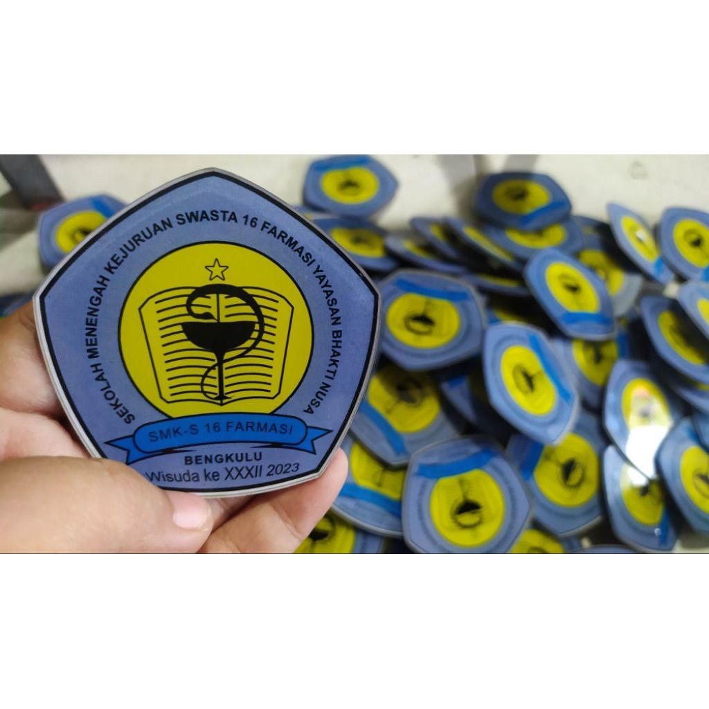AKRILIK SAMIR WISUDA