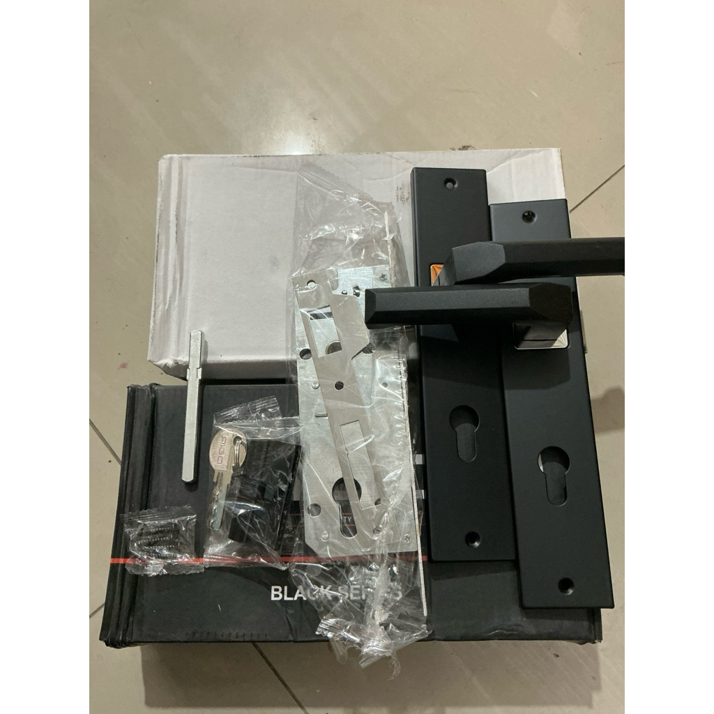 handle pintu AIGO BLACK SERIES
