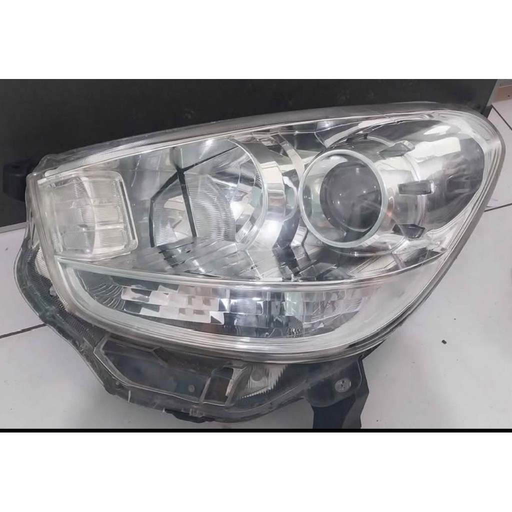HEADLAMP LAMPU DEPAN DAIHATSU SIRION 2012-2014 ORIGINAL