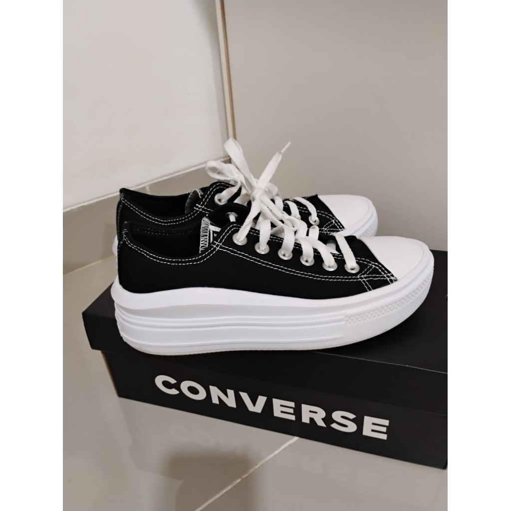 Preloved sepatu convers wanita