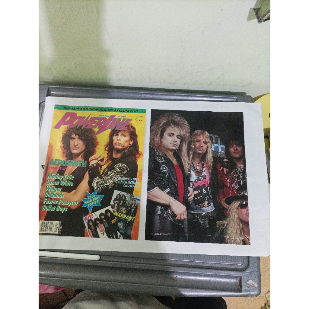 Pin up poster A4 (Powerline January 1990) Jack E Lee, Rikki Rocket & Richie Kotzen, Great White, Joe