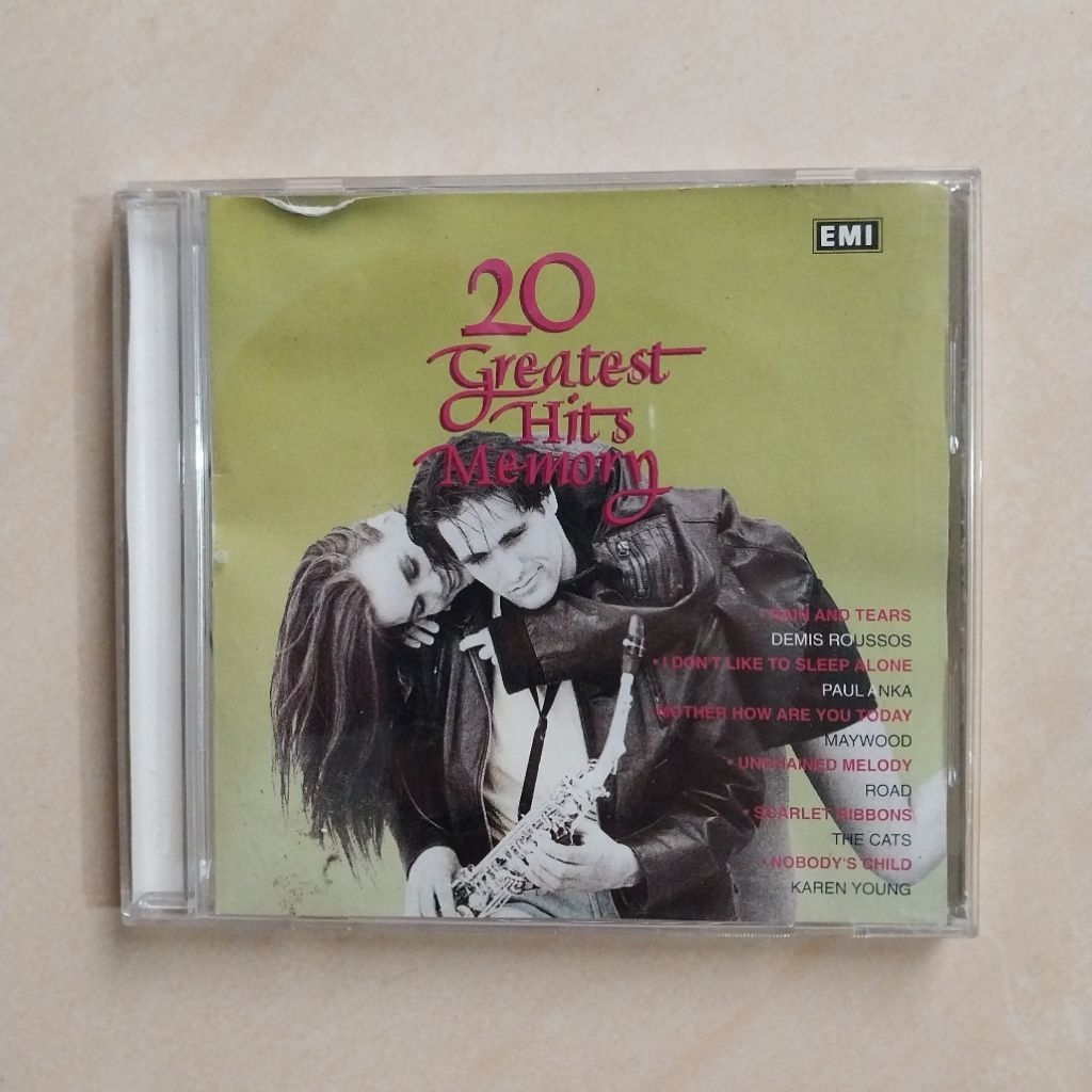 CD DAN KASET 20 GREATEST HITS MEMORY