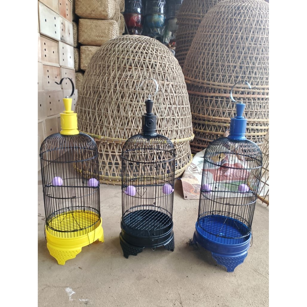 Kandang burung besi kecil