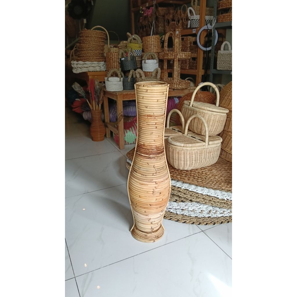 vas bunga rotan | vas guci | vas bunga kering | dekorasi ruangan anyam rotan asli