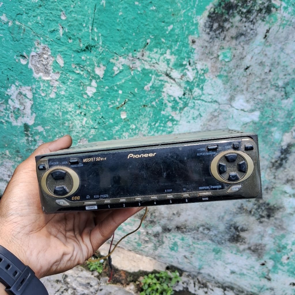 Tip mobil pioneer radio tape
