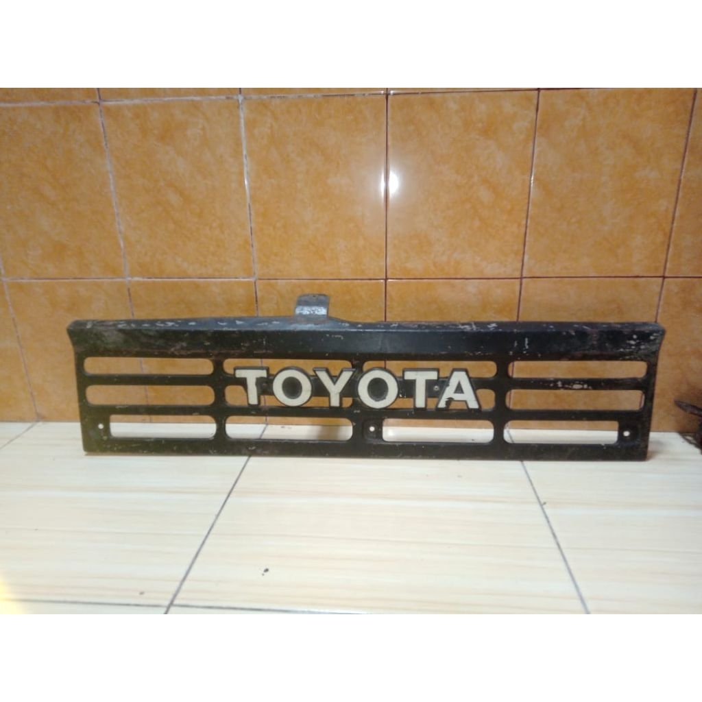 Grill Depan Kijang Super