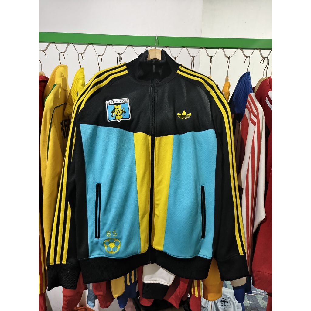 Tracktop Adidas Worldwide | Bahamas