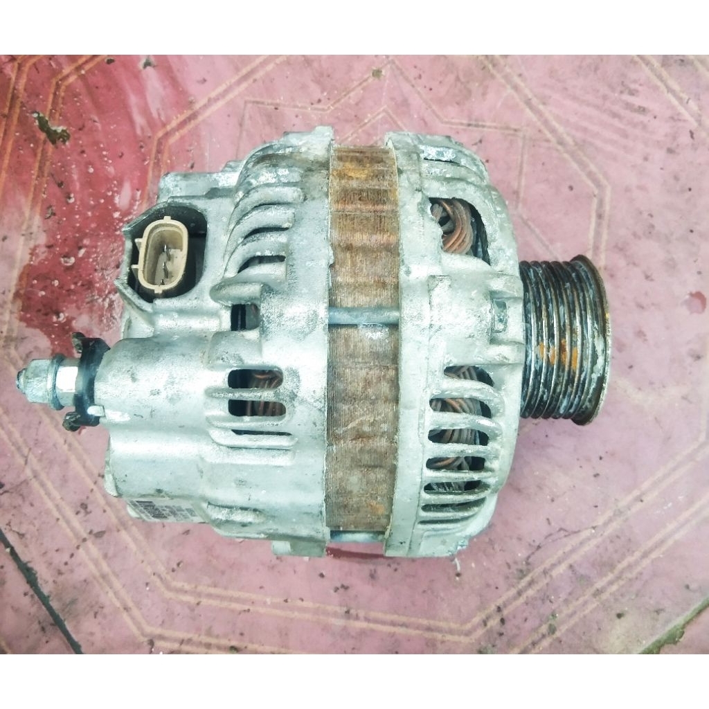 dinamo alternator grand Livina Nissan original patah casing