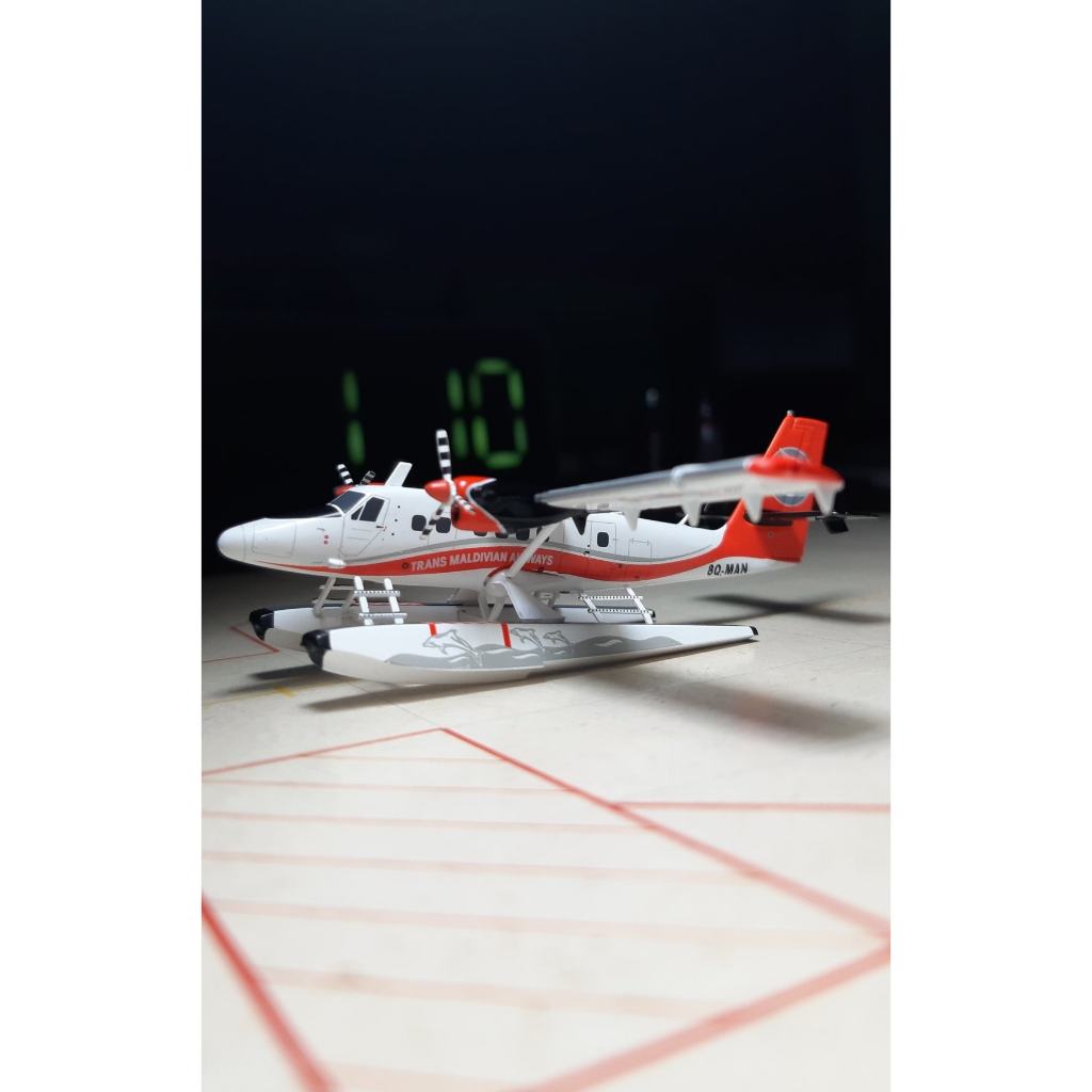 Diecast Pesawat Trans Maldivian Airways Sea Plane - De Havilland Canada DHC-6-300 Twin Otter - regis