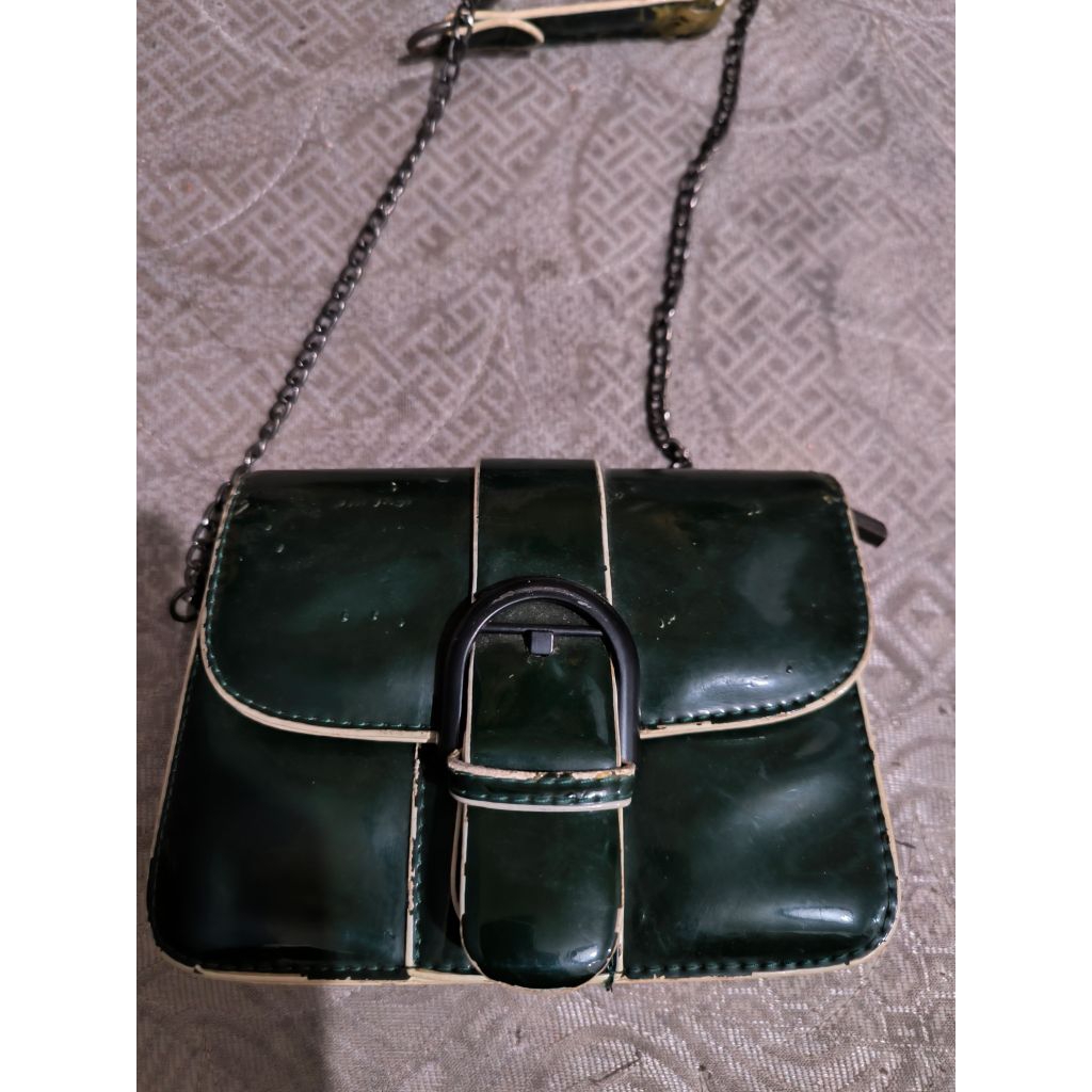 Preloved Tas Mini Defect Beberapa Bagian Kelupas Dan Bagus