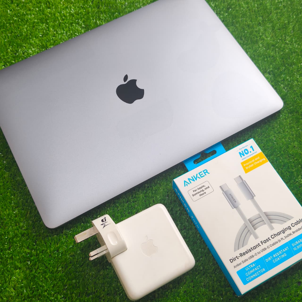 Macbook Pro 13inch 2020 M1 16/256GB Cycle count 222 ada dent & minus port usb C yg 1 tdk berfungsi k