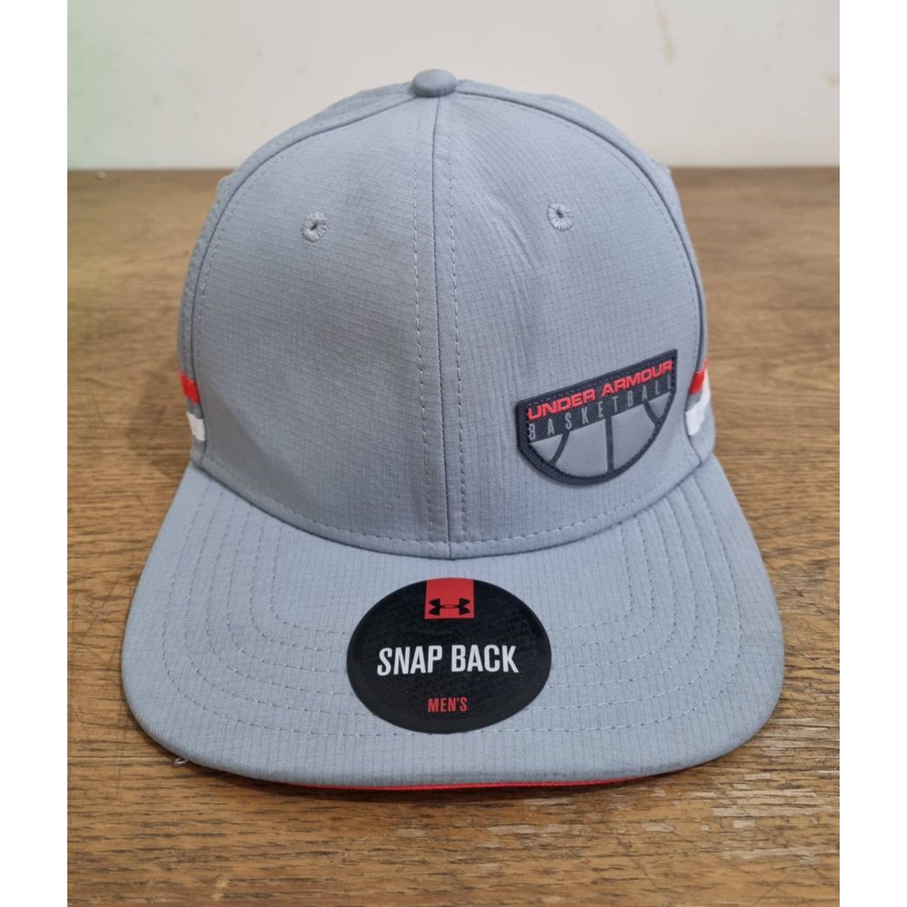Topi Under Armour