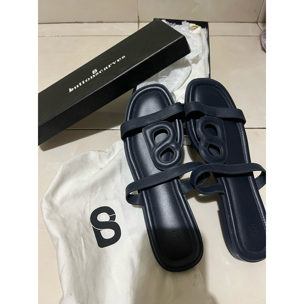 preloved kefi sandal 2.0 by Buttonscarves