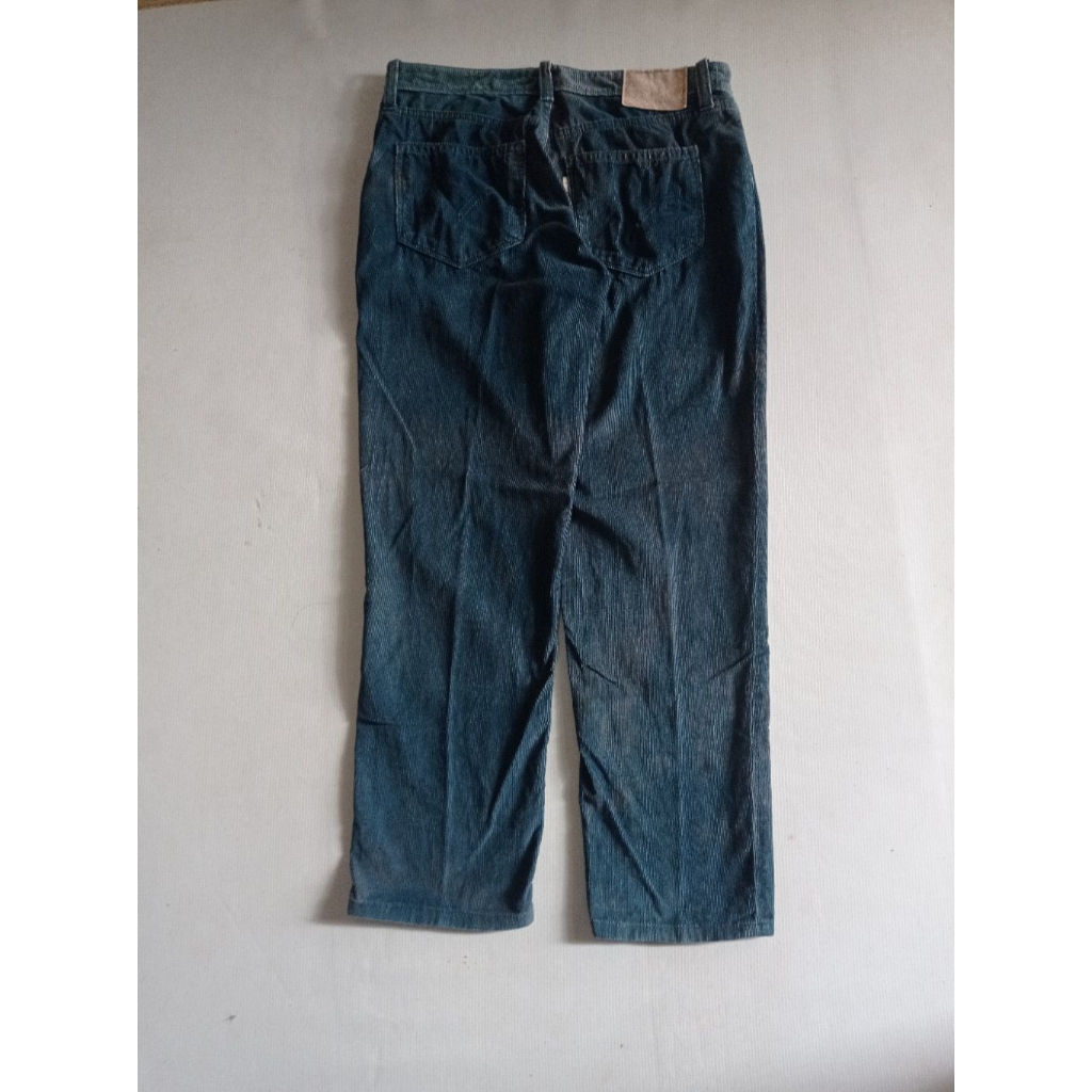 Celana Jeans Levis Originals Corduroy Rare Vintage Warna Hijau Botol Reguler Fit Size 29 Second Bran