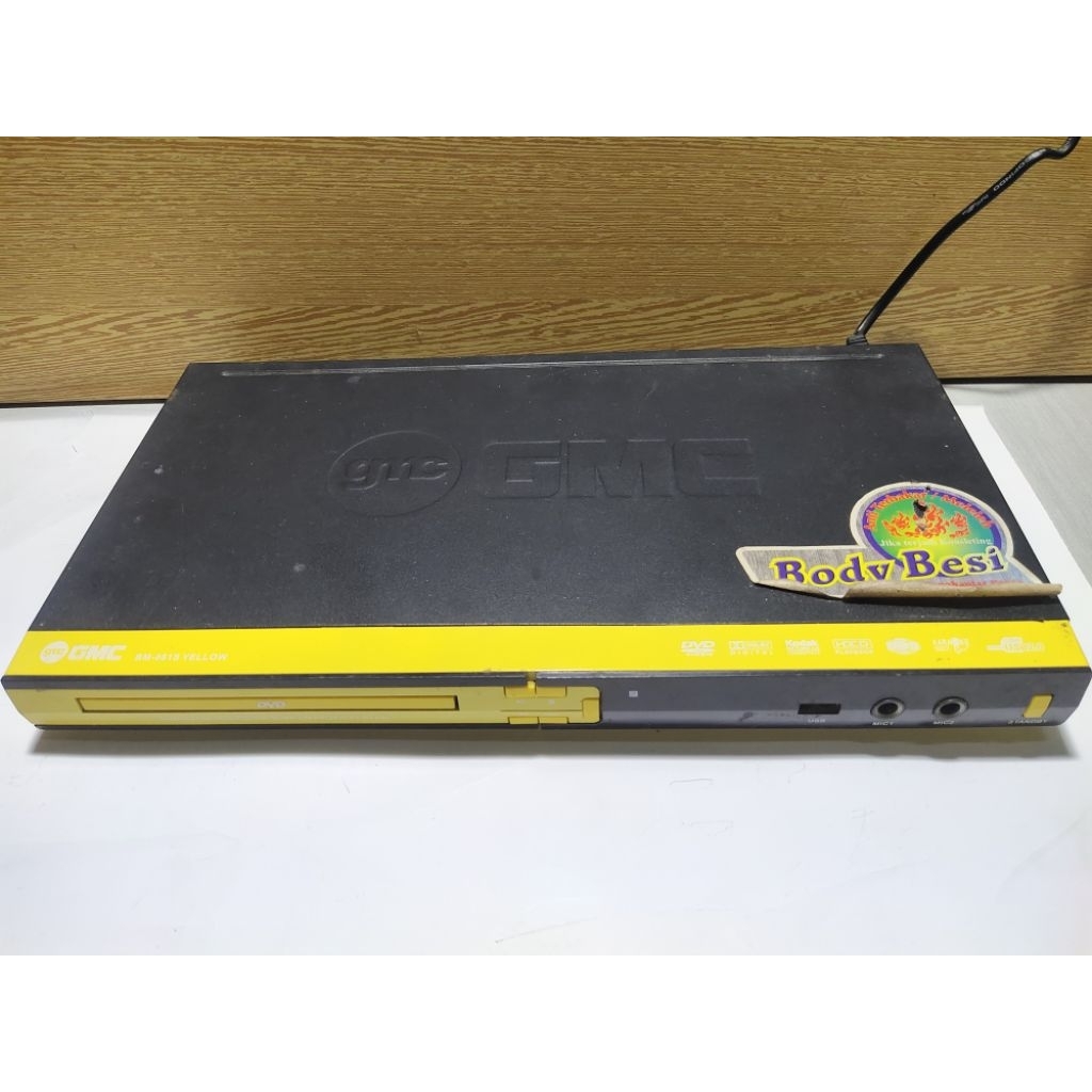 DVD PLAYER GMC BM-081S YELLOW DVD VCD GMC