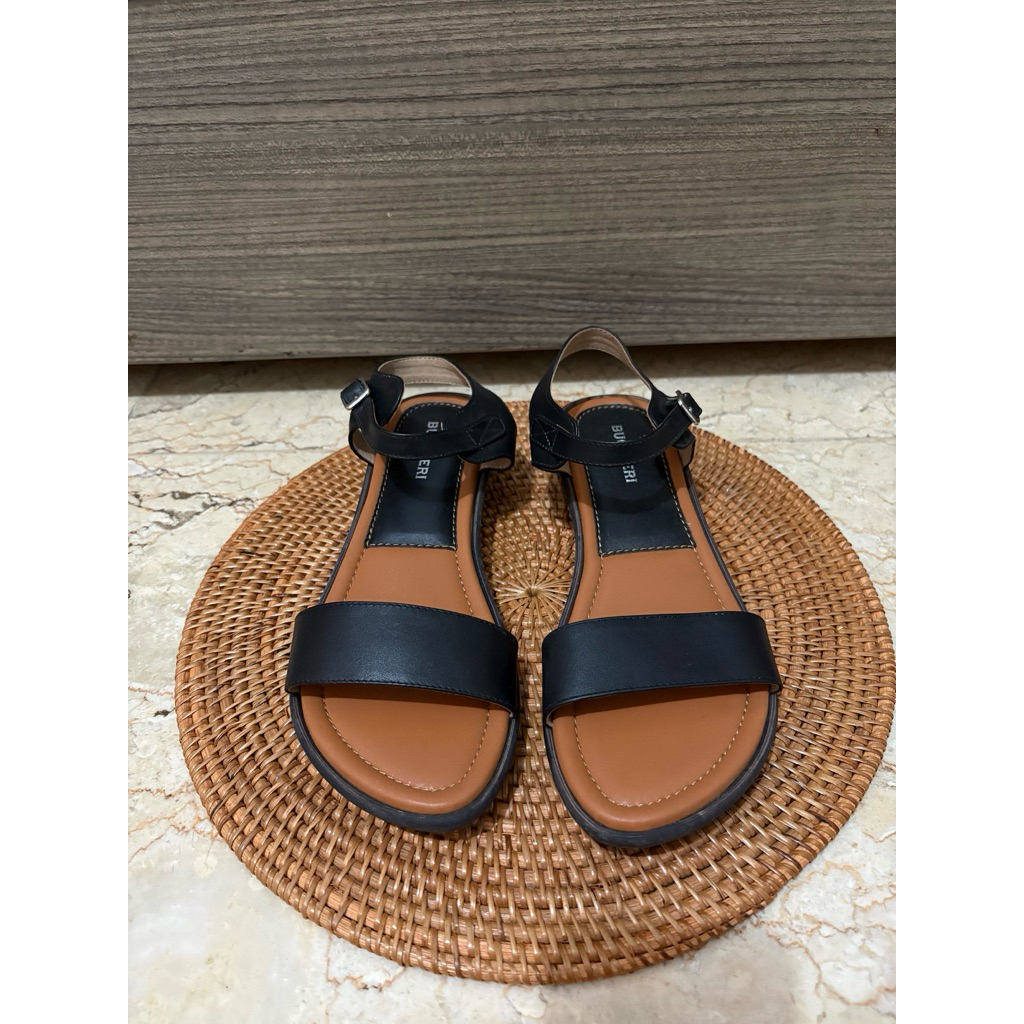 sandal Buccheri
