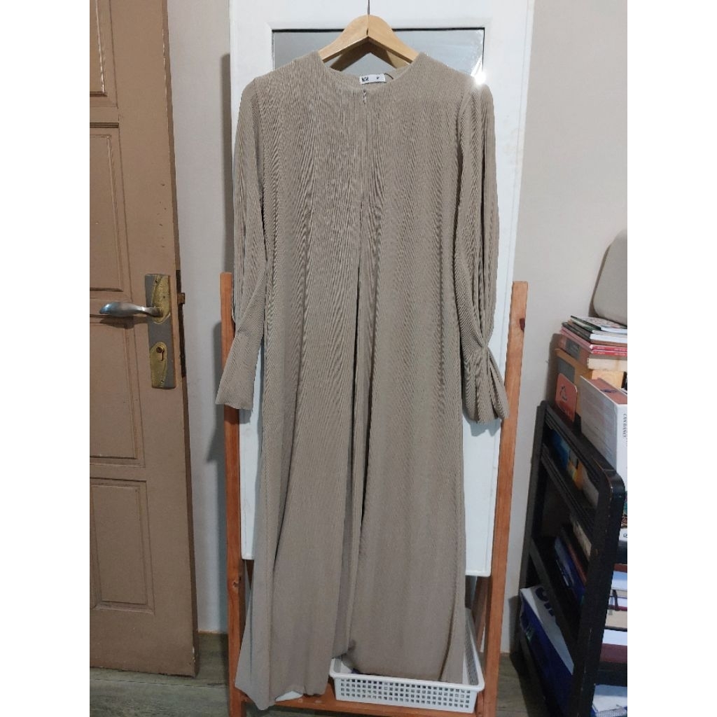 KHALEWALE PLEATS DRESS