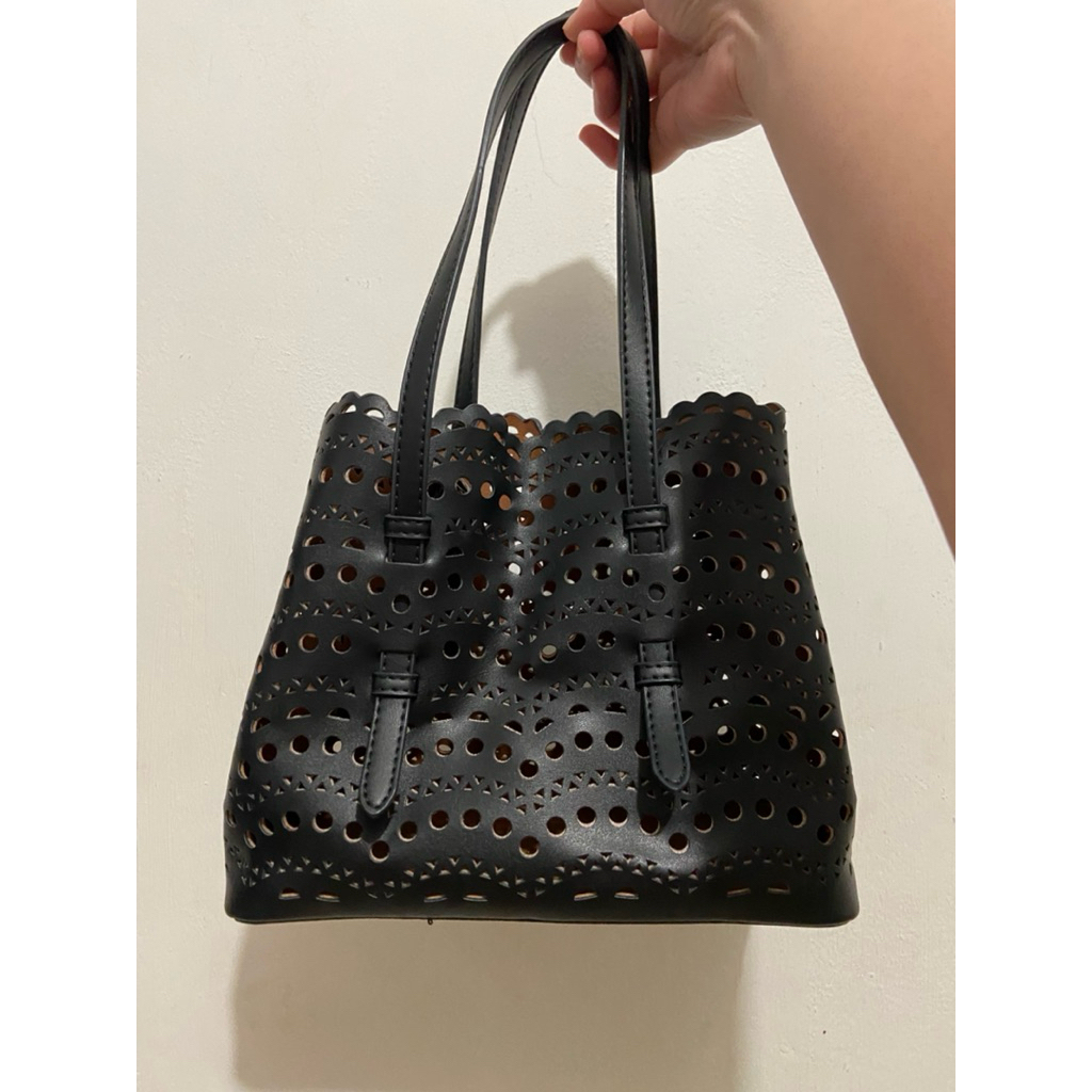 Alaia Mina Bag Black