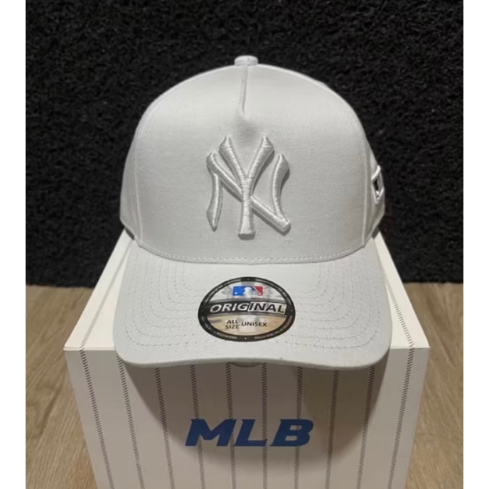 TOPI BASEBALL MLB NY WHITE LOGO ORIGINAL FULL WHITE CAPS / TOPI BEST SELLER BISA COD / TOPI PRIA WAN