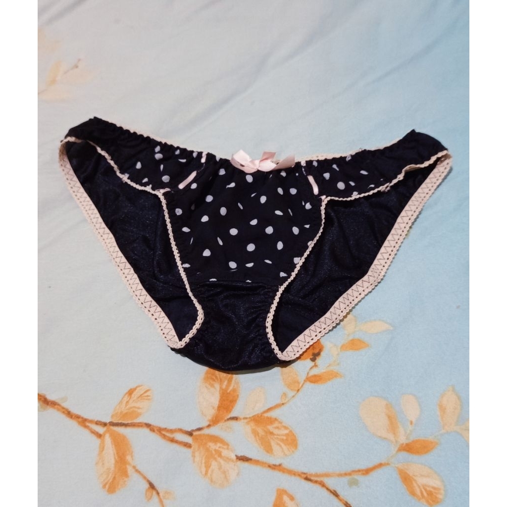 Celana Dalam Cewek Preloved 1