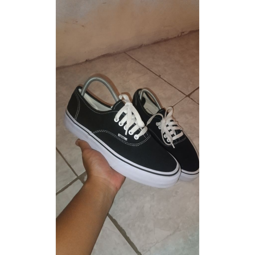 SEPATU VANS AUTHENTIC BW HITAM CAKEPP