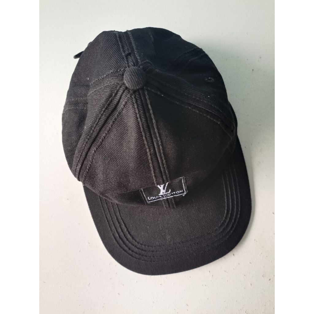 (Preloved) Topi Hitam Louis Vuitton