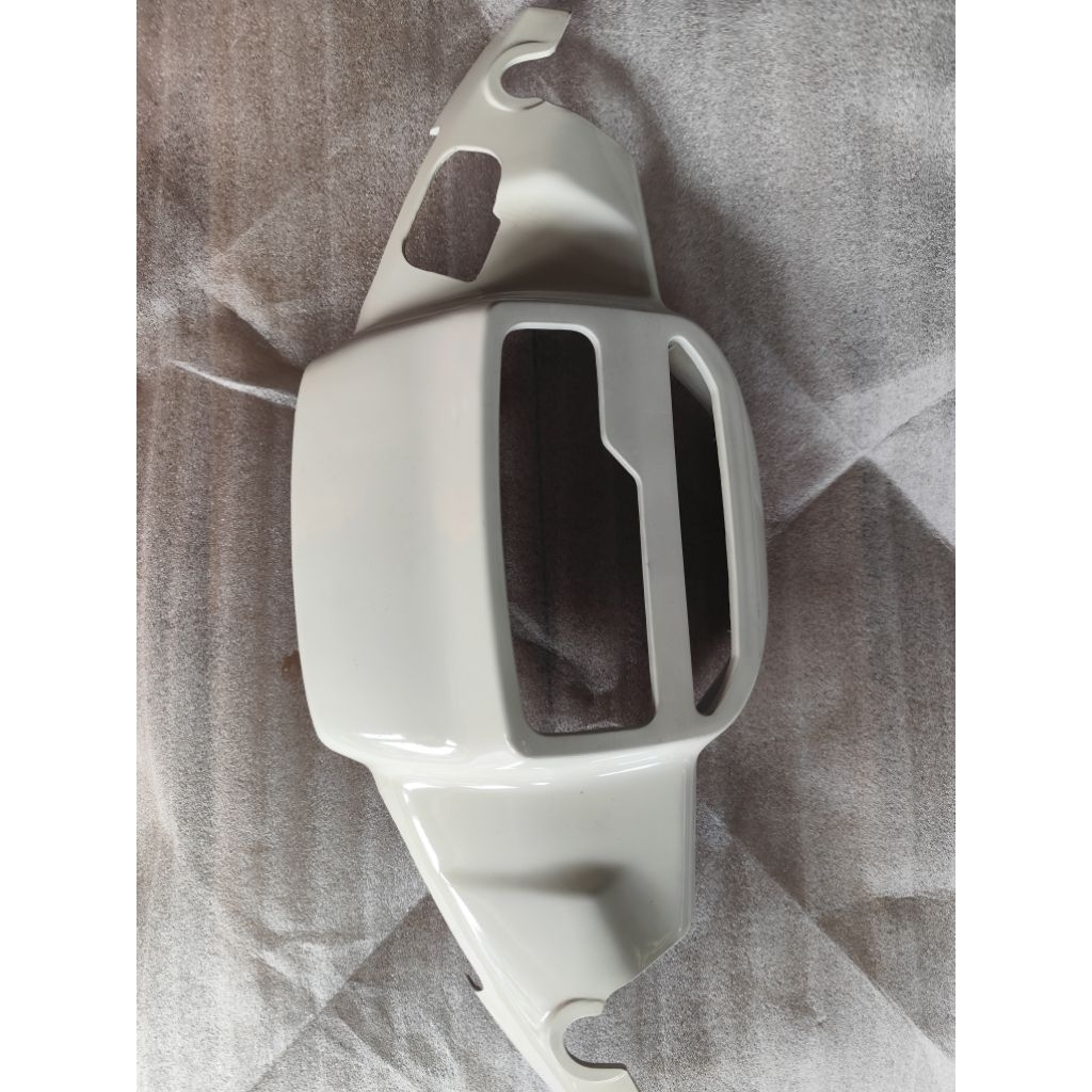 batok kedok atas Yamaha force one FIZ original warna putih nos