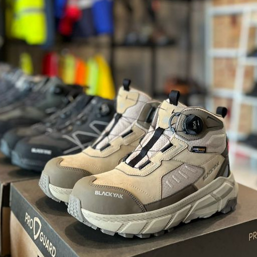 Sepatu Safety K2-GTX - Safety Shoes K2-GTX - Waterproof dan Composite toe