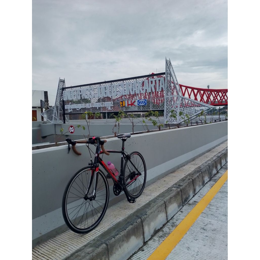 sepeda polygon stratos s2 roadbike