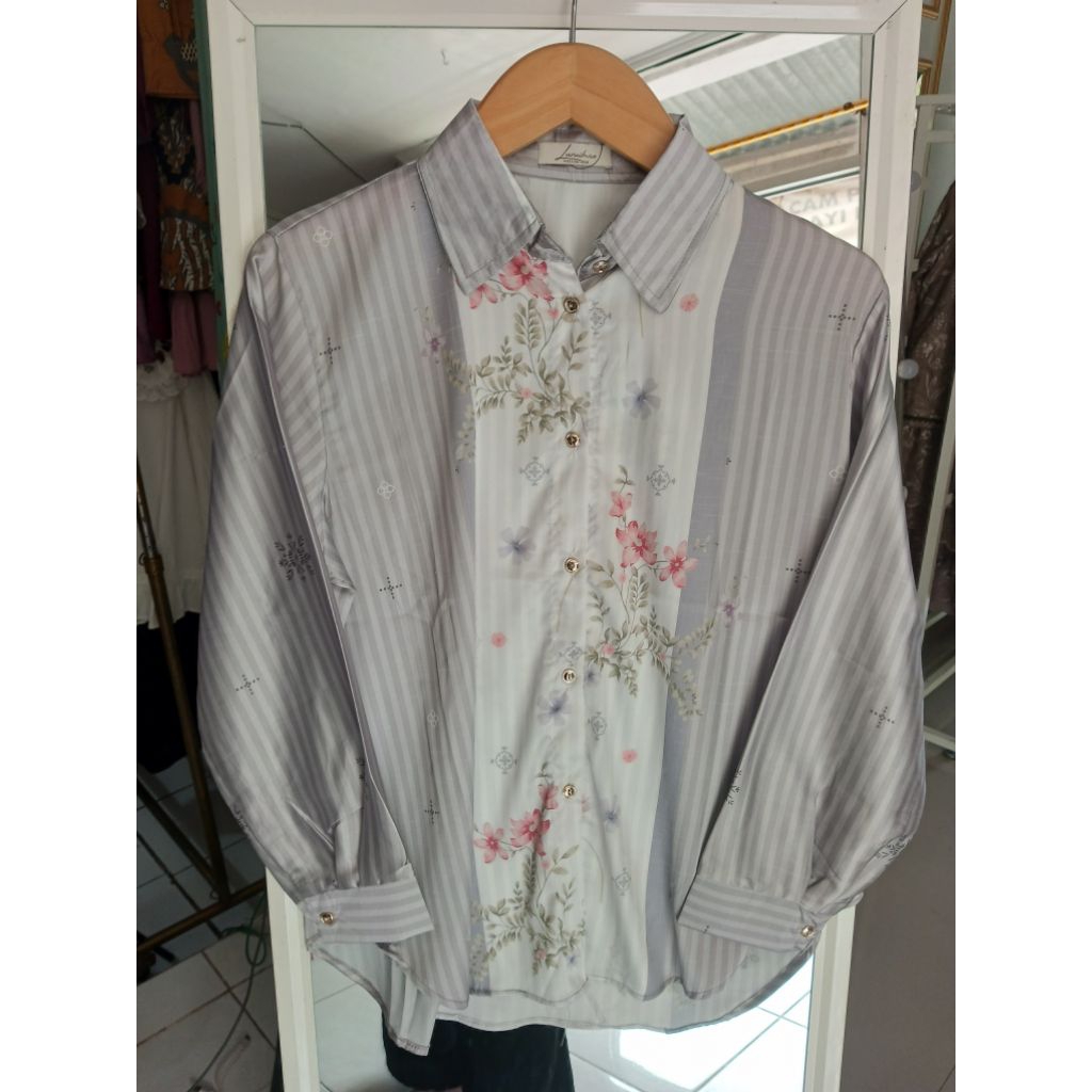 Blouse Oversize motif bunga salur trendy