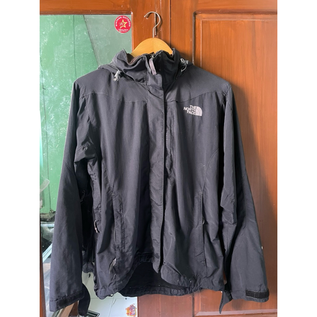 TNF Hyvent hitam+hitam putih