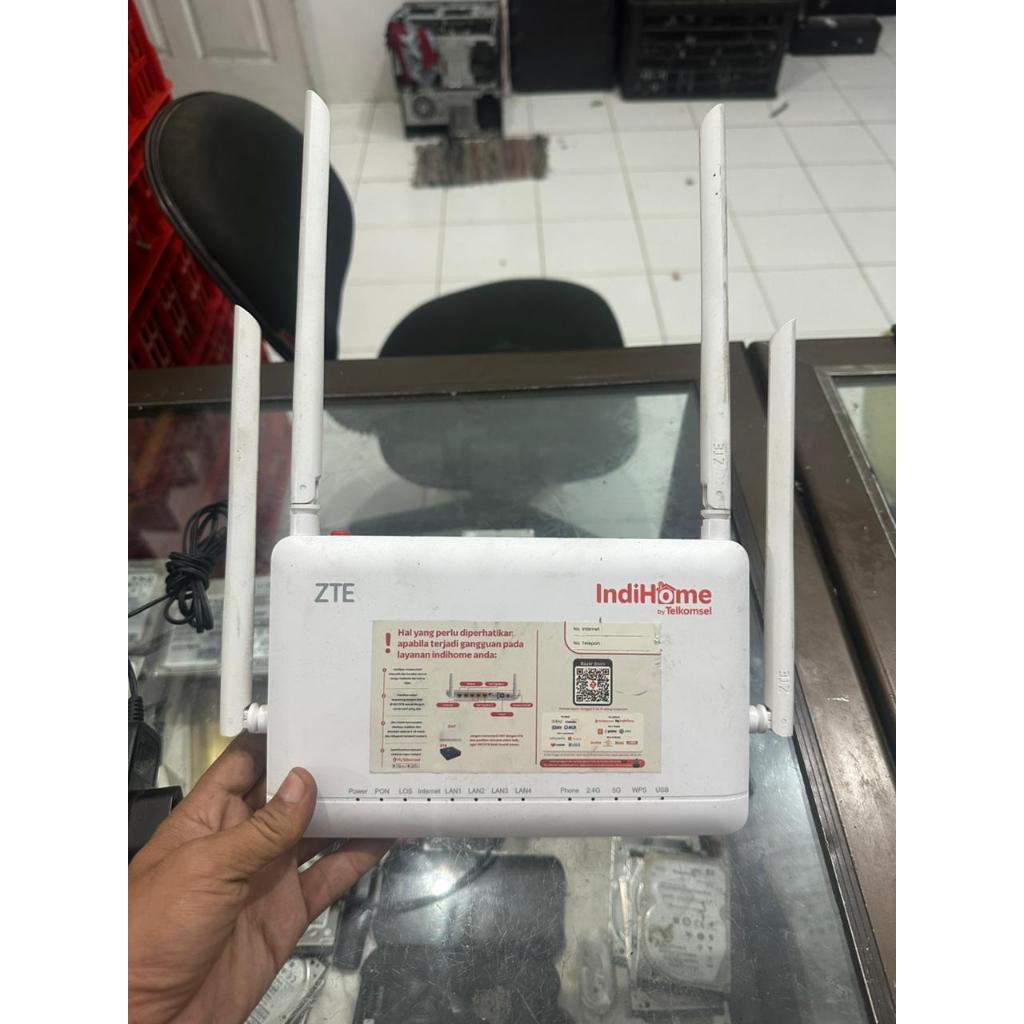 Router ZTE PREMIUM F6600P + Adaptor