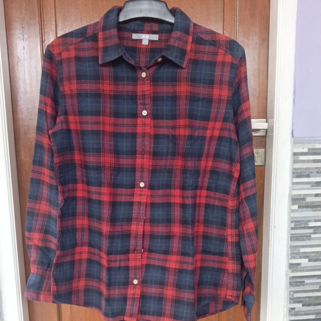 Kemeja Flannel UNIQLO cewek "merah,navy,hitam,hijau"