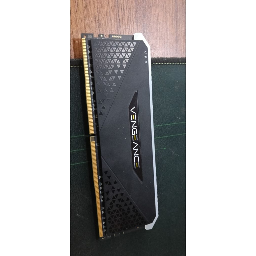 Corsair vengeance 8gb ddr4 3200mhz
