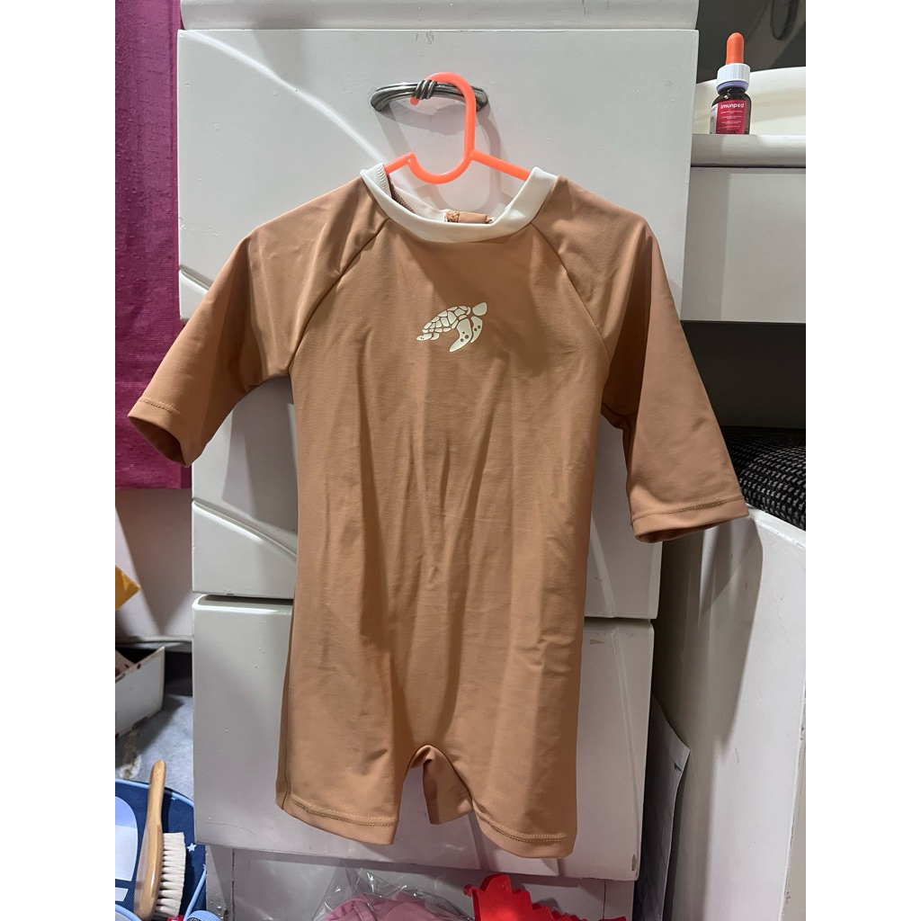 lee vierra baju renang 2th